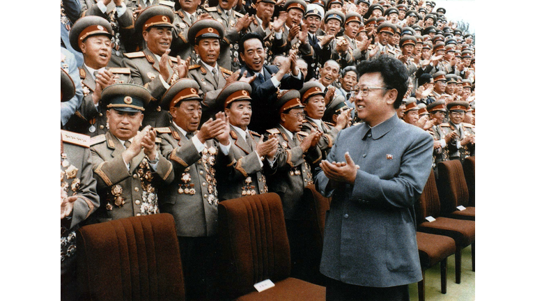 North Korean leader Kim Jong-Il meets with Korean