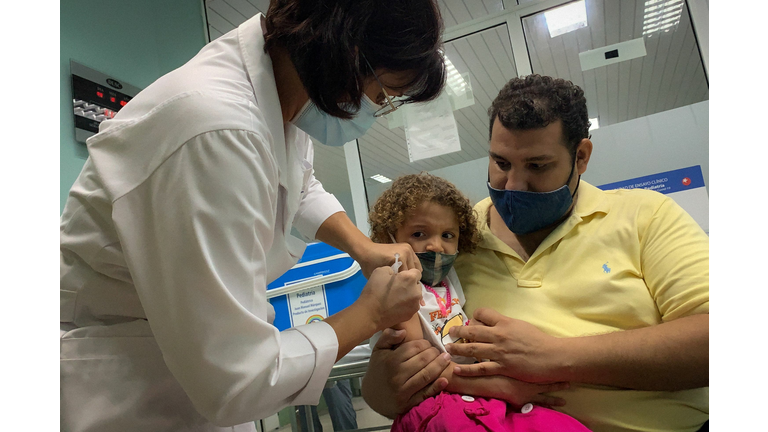 TOPSHOT-CUBA-HEALTH-VIRUS-VACCINE