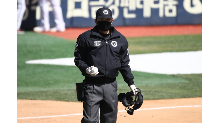 LG Twins v Doosan Bears - Preseason Game