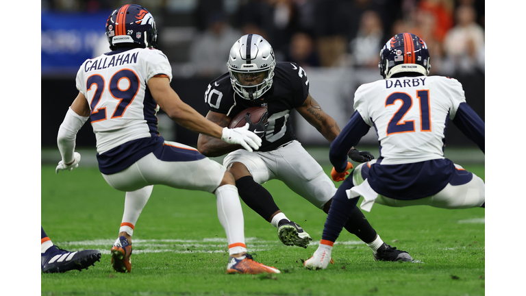 Denver Broncos v Las Vegas Raiders