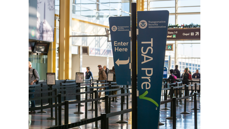 TSA precheck fast lane line before security at Reagan National Airport