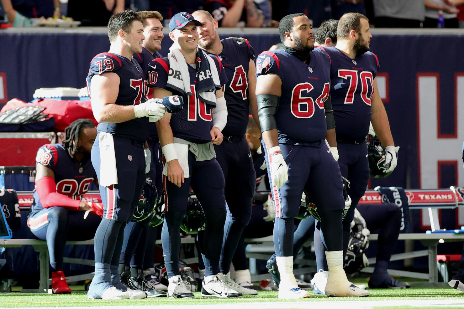 Texans elevate 7 players to active roster