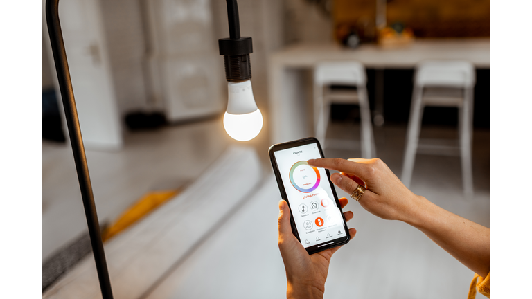 Controlling light bulb with mobile device