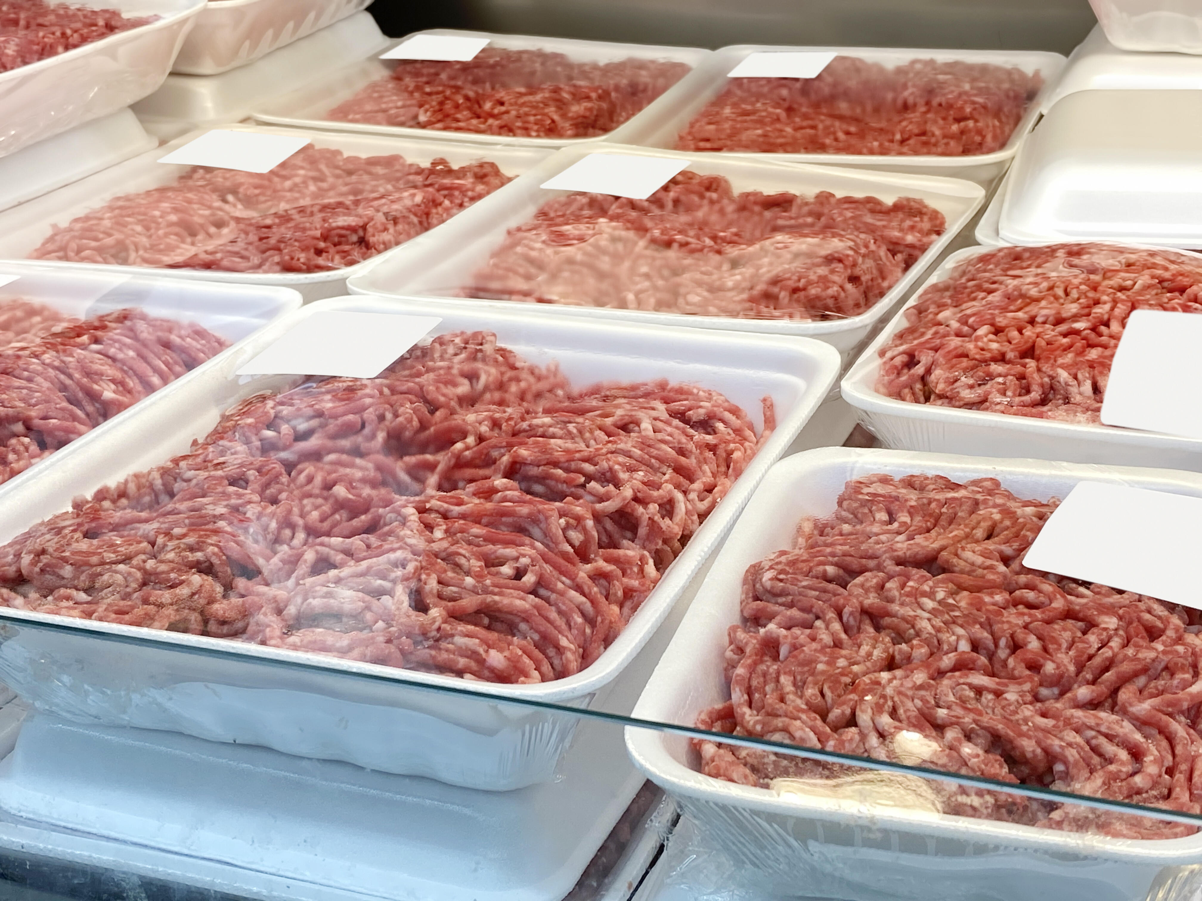 More than 6,700 pounds of raw ground beef recalled due to E. coli concerns  - ABC News