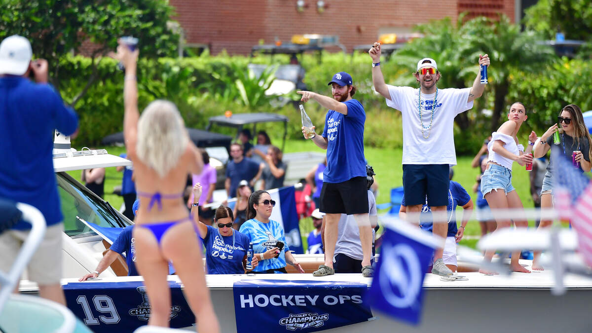 Tampa Bay Lightning sports new jersey design for Gasparilla game day