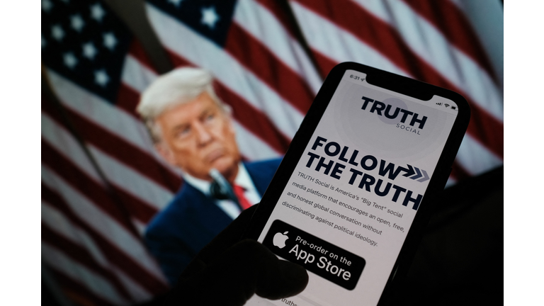 TOPSHOT-US-POLITICS-INTERNET-TRUMP-SOCIAL MEDIA-SPEECH