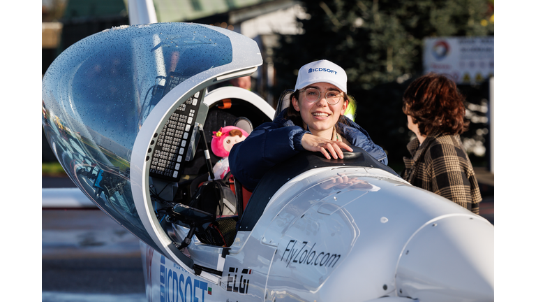 WEVELGEM ARRIVAL RECORD ATTEMPT YOUNGEST WOMAN SOLO FLIGHT