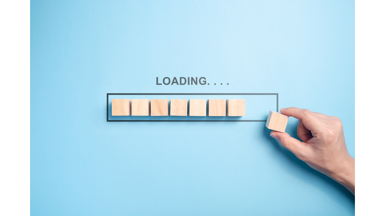 Loading bar with wooden blocks