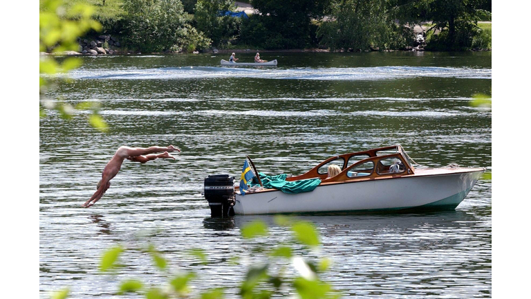 North Port Considering a Ban on Gasoline Powered Boats in City Waters 