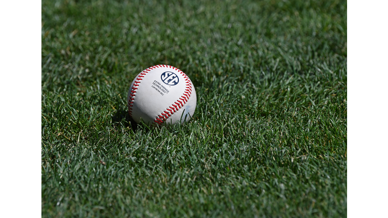 College World Series - Oregon State v Arkansas - Game Two