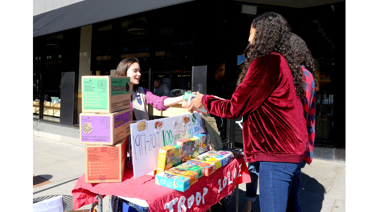 Bradenton & Sarasota Hooters Teaming Up with Girl Scouts to Sell Cookies