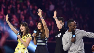 Birds, Baby Oil, & More 'New Girl' Goodness On 'Welcome To Our Show'