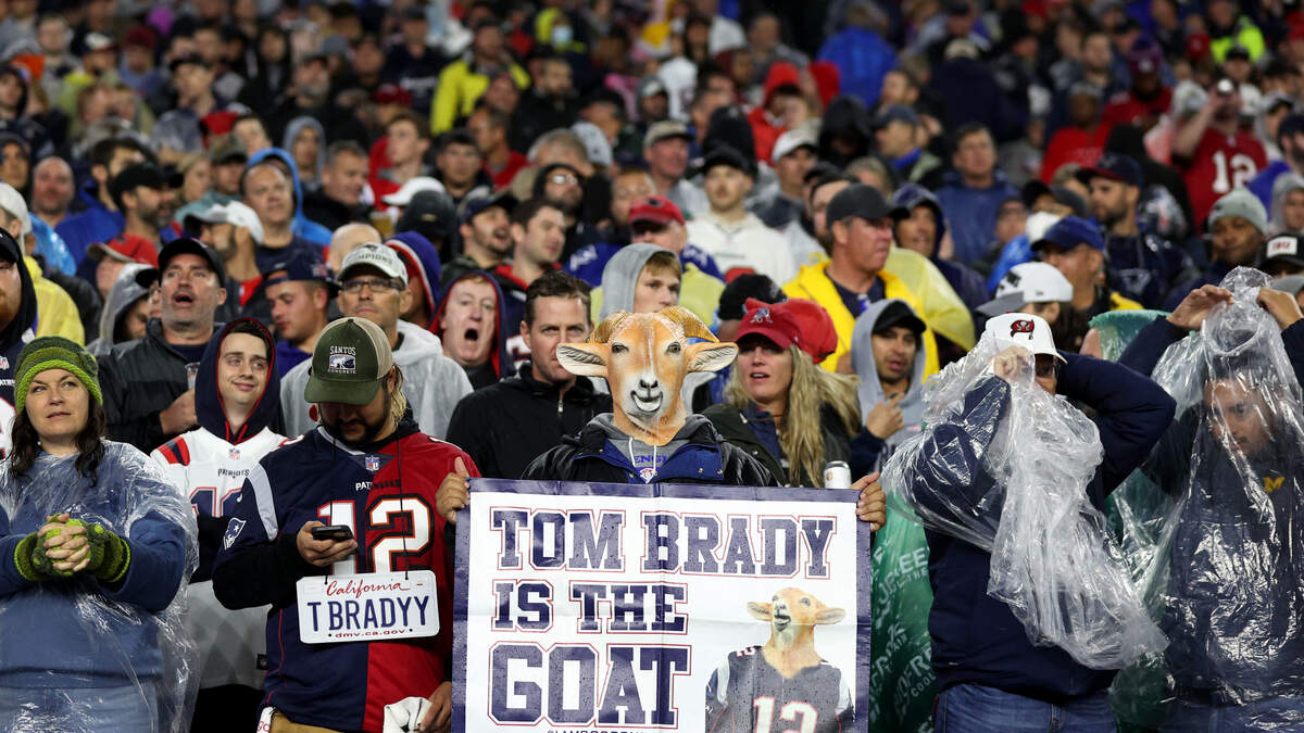 Watch Kevin Bacon Sing to GOAT Tom Brady While Surrounded by Goats