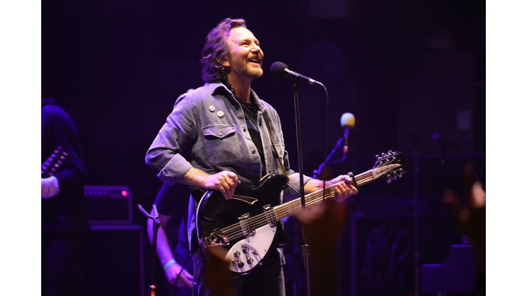 Eddie Vedder And The Earthlings In Concert - New York, NY