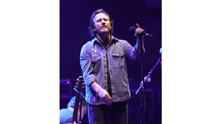 Eddie Vedder And The Earthlings In Concert - New York, NY