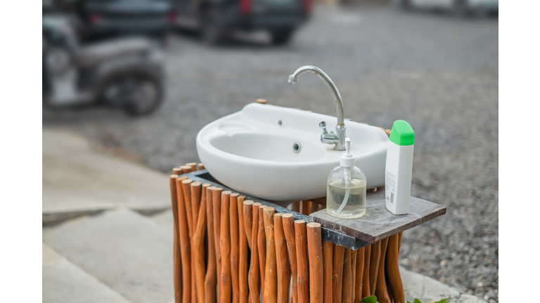 Outdoor Sink Placed at the Hotel Parking Lot