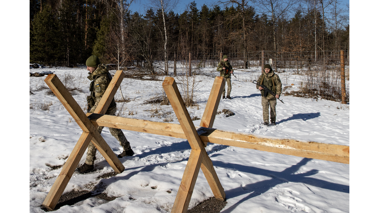 Ukraine Warns Of Encirclement As Russia Conducts Exercises In Belarus