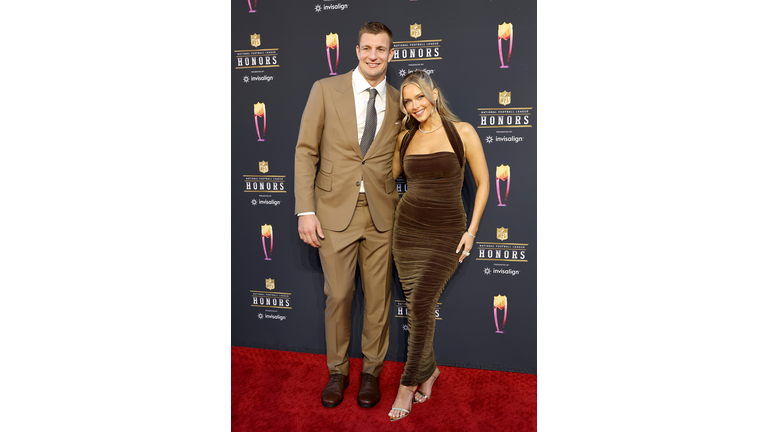 Football Champion Rob Gronkowski and Model Camille Kostek Launch Voomerang™