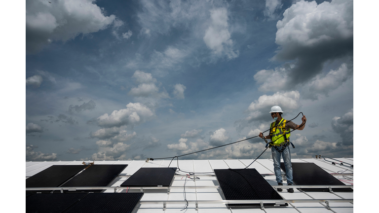 US-ECONOMY-ENERGY-SOLAR