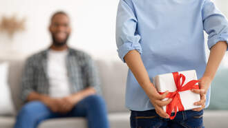 What do you get for wedding anniversaries?! - 3 Weddings + A Podcast