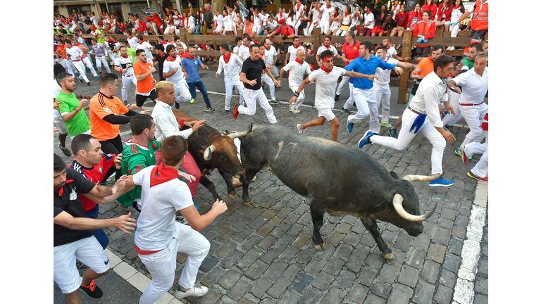 SPAIN-BULLFIGHTING-TOURISM-SANFERMIN-FESTIVAL-BULL RUN