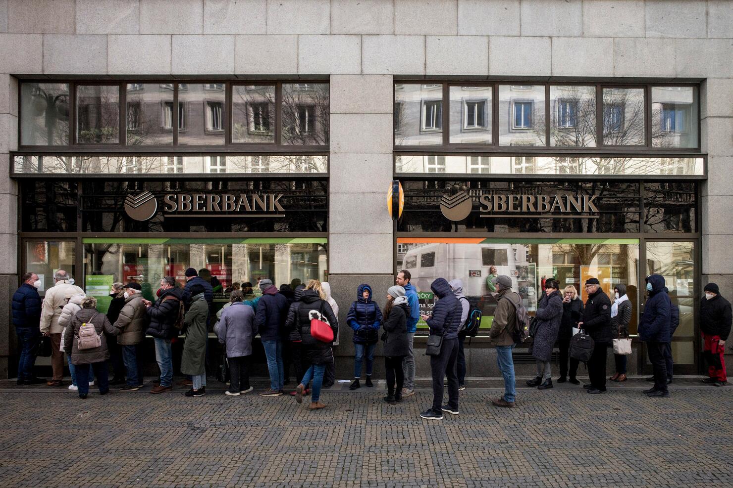 CZECH-UKRAINE-RUSSIA-CONFLICT-SANCTIONS-SBERBANK
