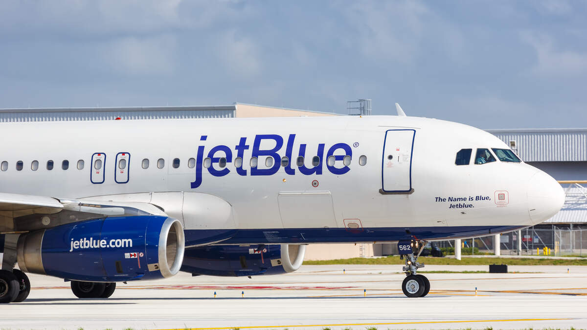 JetBlue pilot pulled from cockpit at Buffalo airport with 0.17