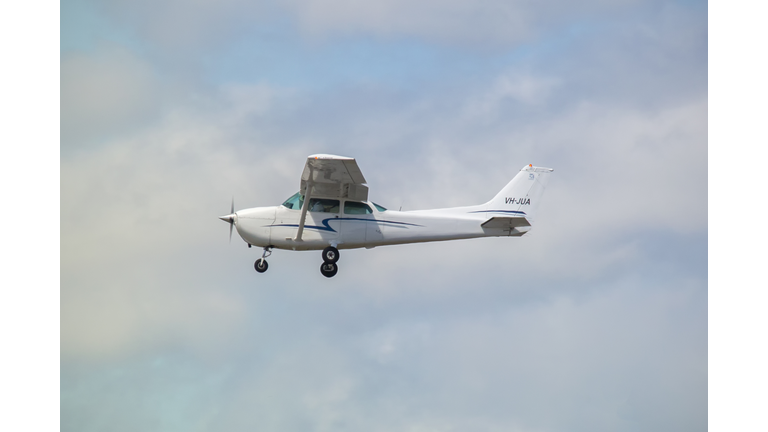 Cessna 172 in cruise