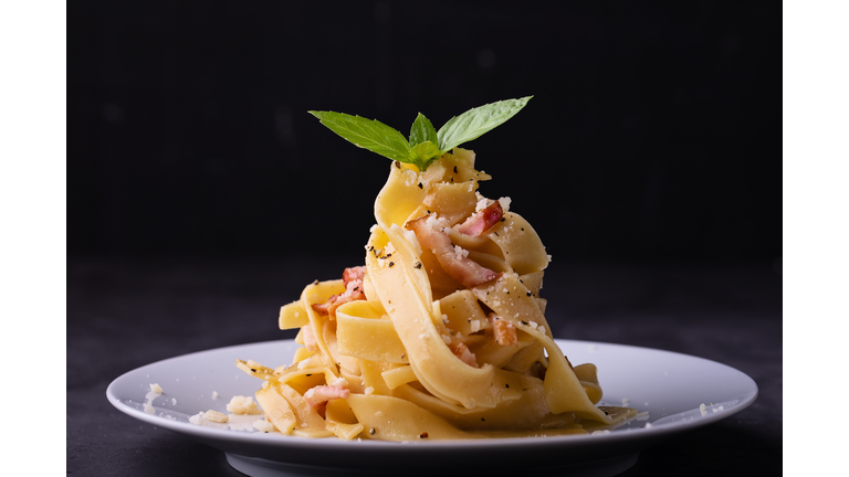 Tagliatelle carbonara dish