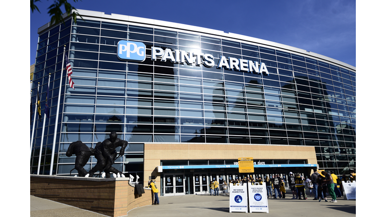 New York Islanders v Pittsburgh Penguins - Game Two