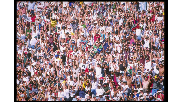 Revolution v Galaxy fans