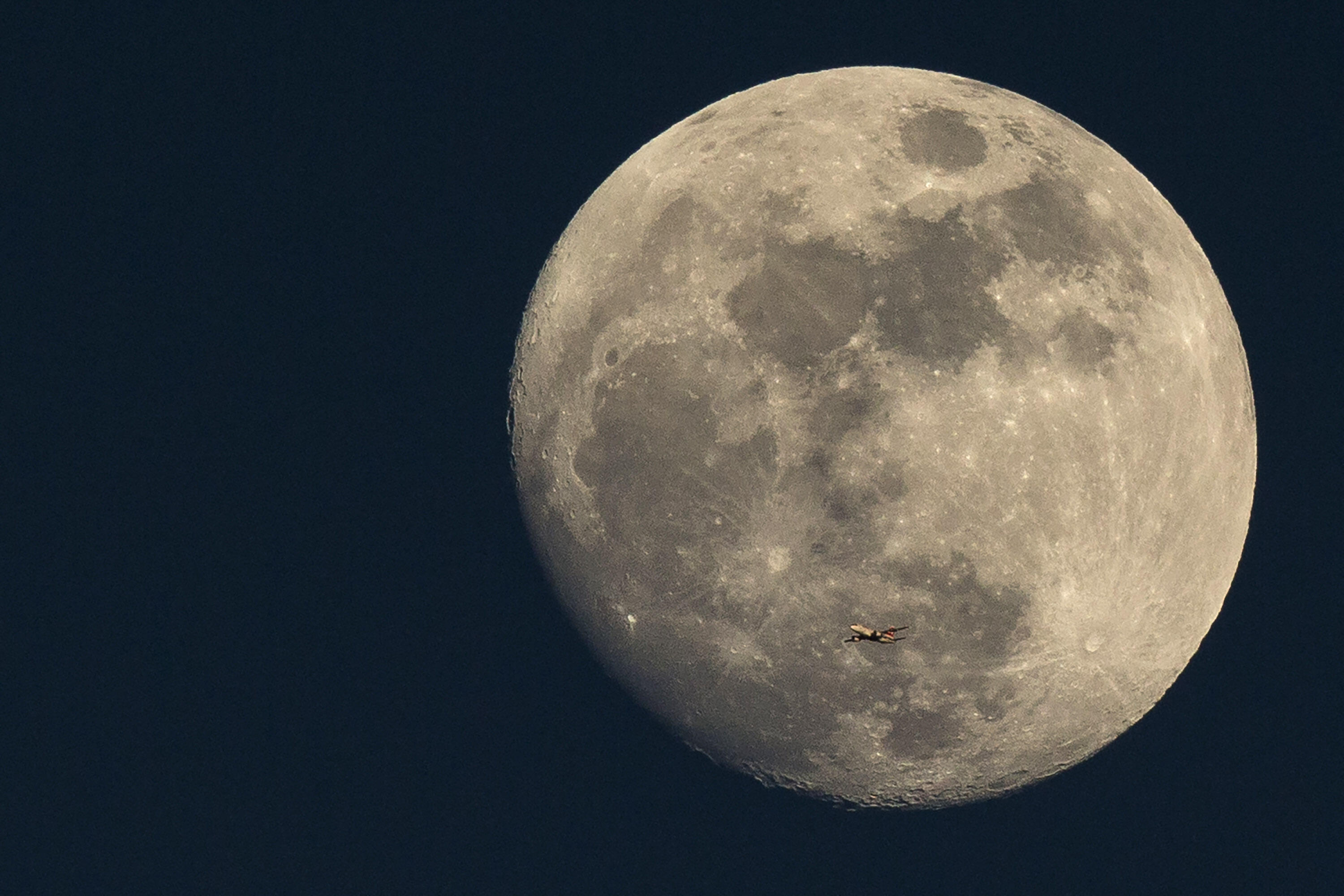 Включи про луну. Луна. Снимок Луны. Фото Луны. Луна (Планета).