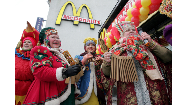 Traditionally dressed Russian musicians