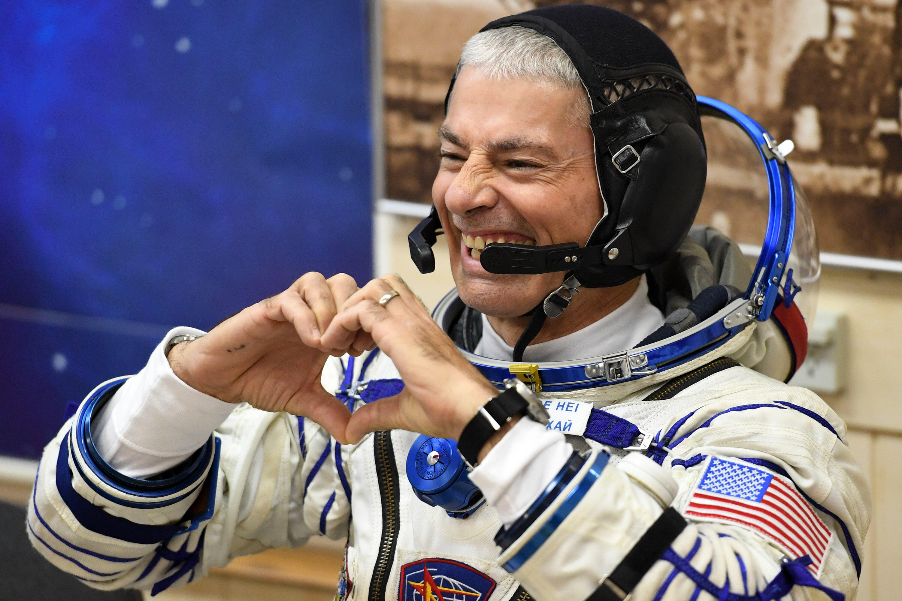 NASA Astronaut Mark Vande Hei Sets New Record For Longest U.S ...