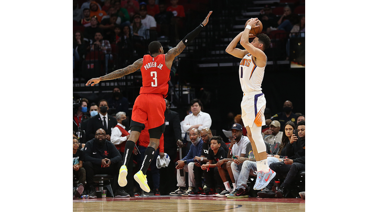Phoenix Suns v Houston Rockets