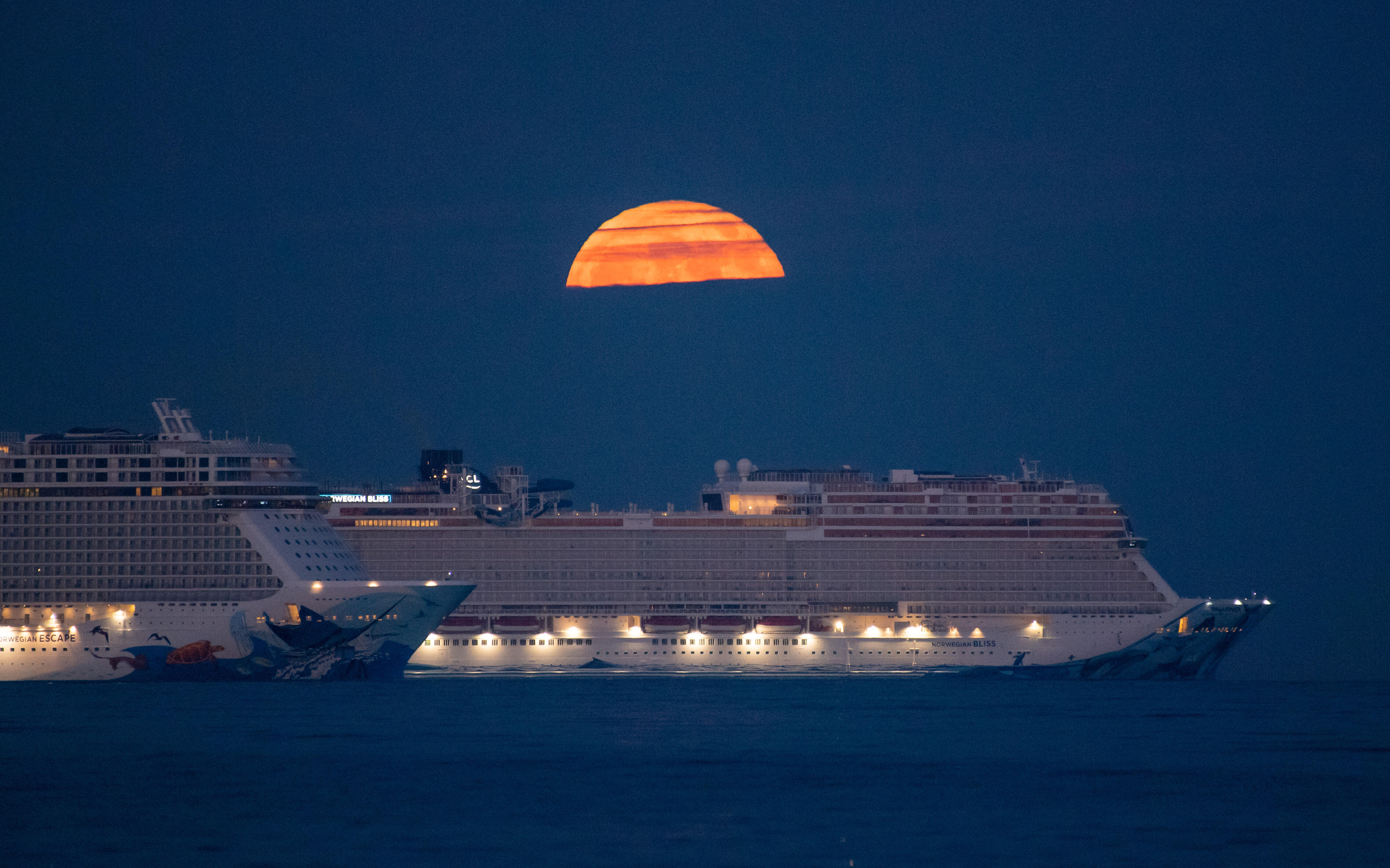 cruise ship runs aground in dominican republic