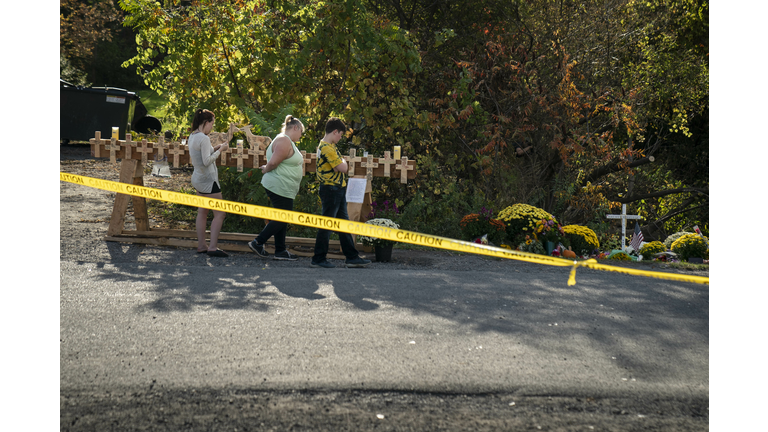 Vigil Held For Victims Of Limo Crash Over Weekend That Killed 20 People From Town Of Amsterdam, NY