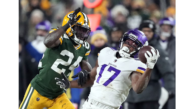 Minnesota Vikings v Green Bay Packers