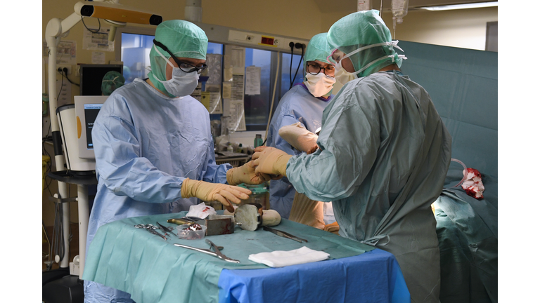 FRANCE-HEALTH-SURGERY-HIP