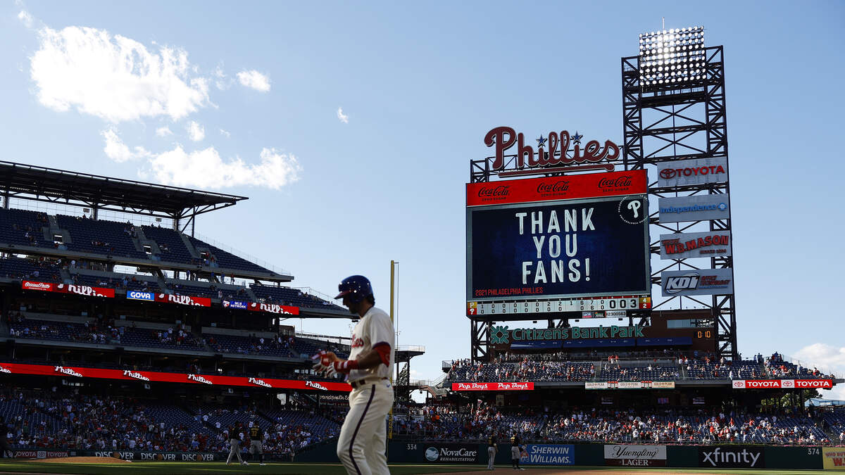 Phillies 'Dollar Dog Night' turns into food fight at Citizens Bank Park;  some fans ejected - 6abc Philadelphia