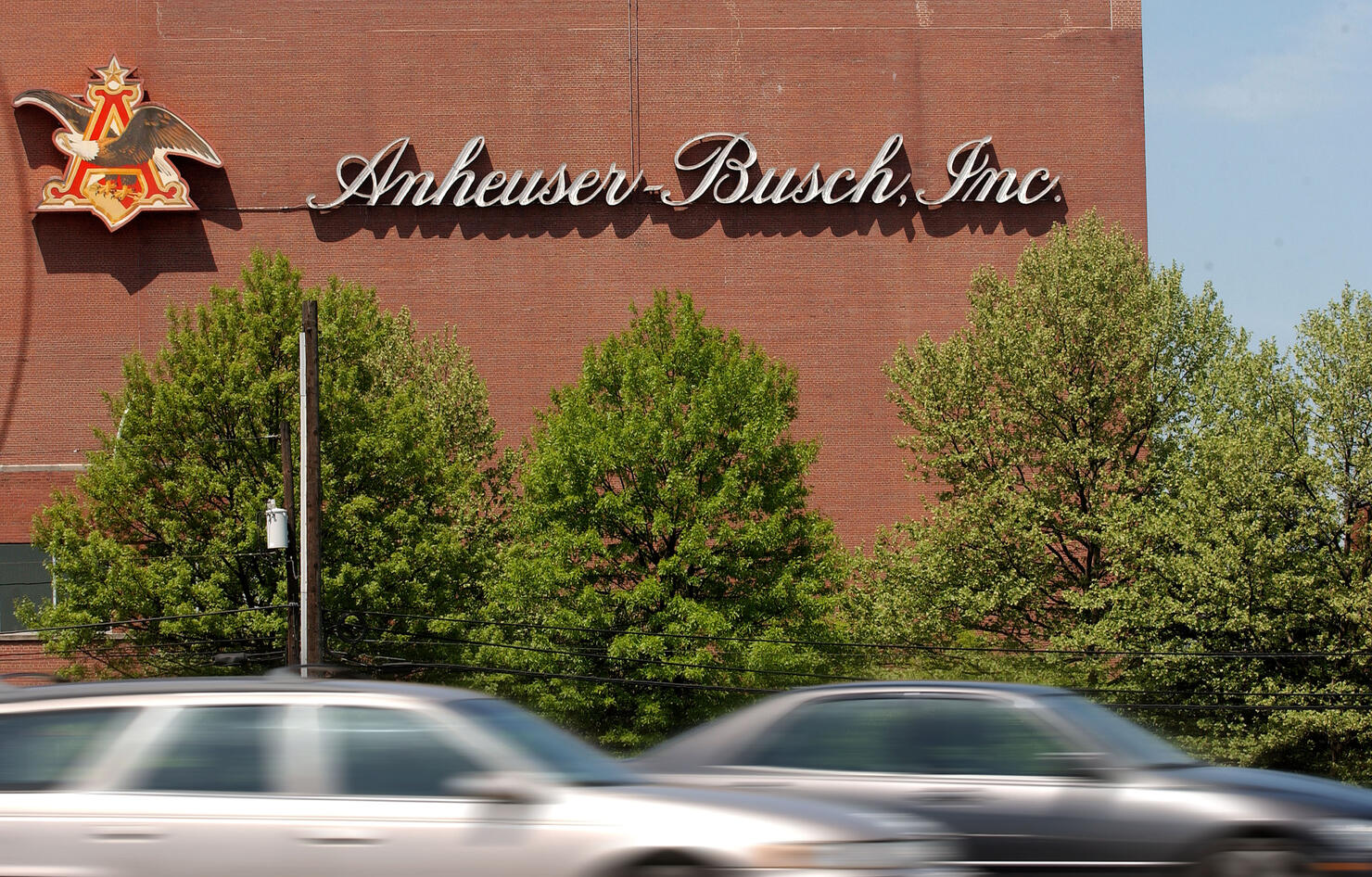 Anheuser-Busch Bids For Chinese Beer Maker