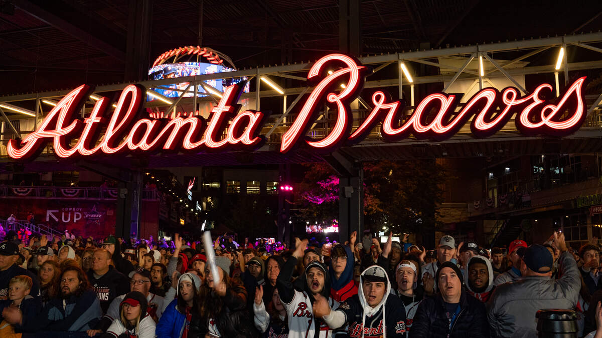 Atlanta Braves selling $151 burger, comes with World Series ring for $25,000