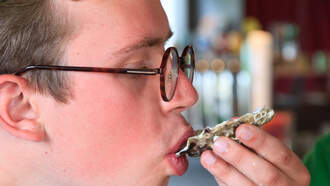 Phone Tap: Steady Eddys Motel Oysters