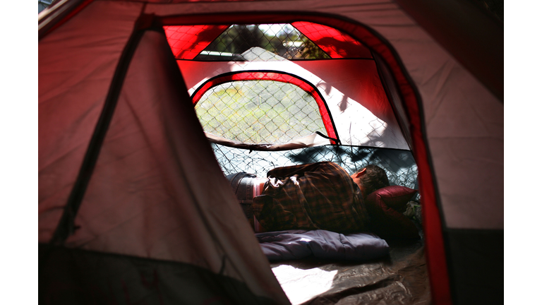 Homeless Struggle To Maintain New Encampment In Sacramento