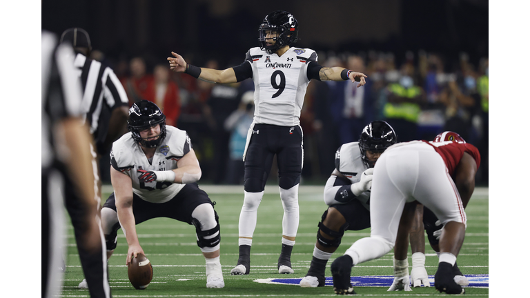 Playoff Semifinal at the Goodyear Cotton Bowl Classic - Cincinnati v Alabama