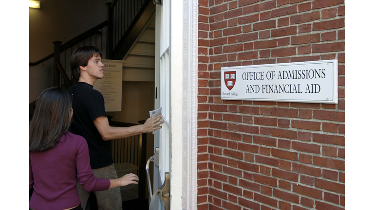 Harvard Ends Early Admission Policy
