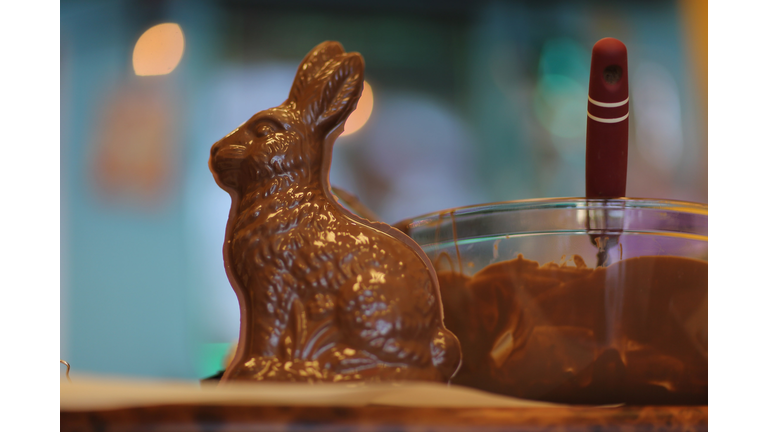 Chocolatier Makes Chocolate Bunnies Ahead Of Easter