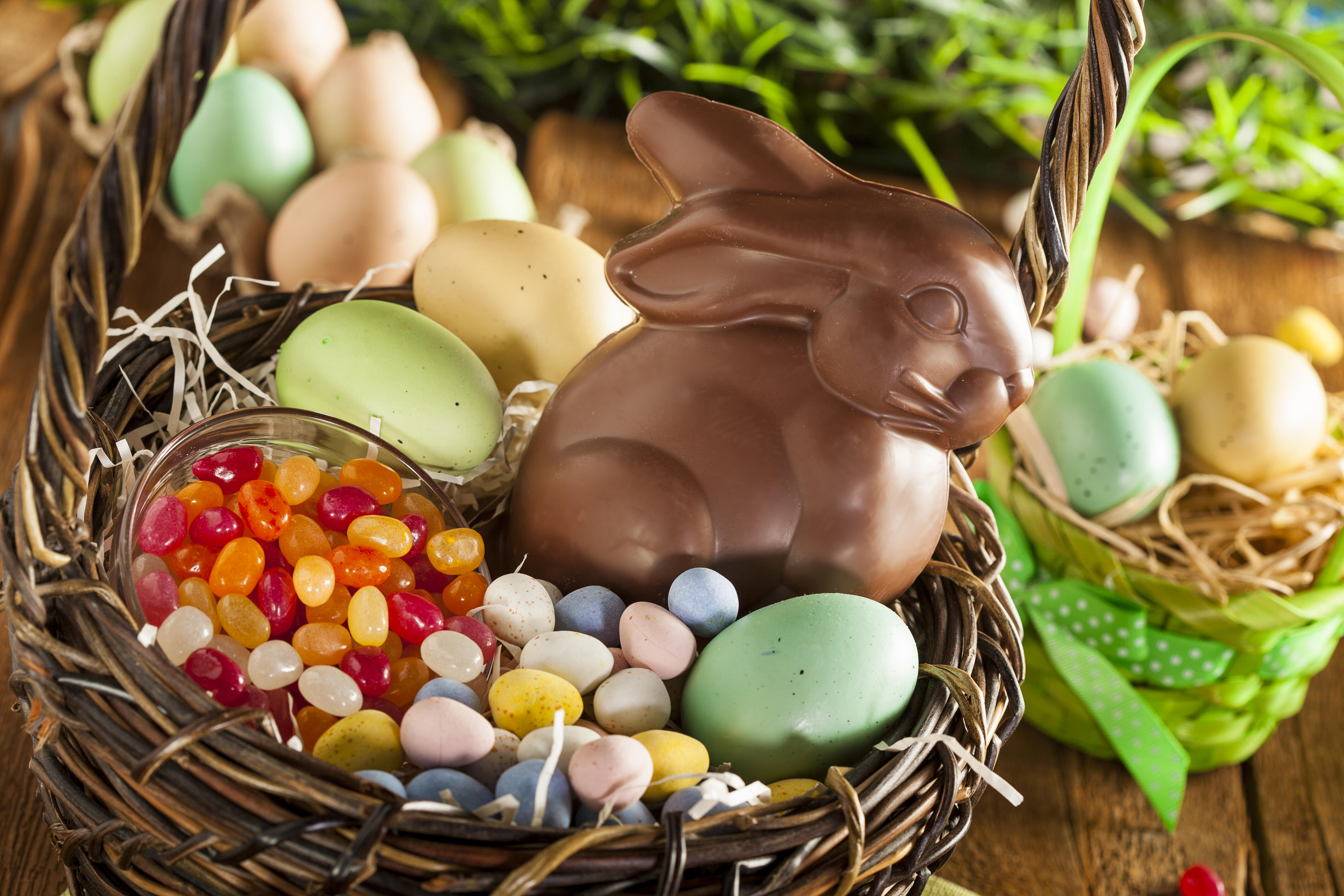 Пасхальный шоколад. Пасхальное яйцо. Шоколадный Пасхальный кролик. Сладости на Пасху. Пасхальный кролик из шоколада.