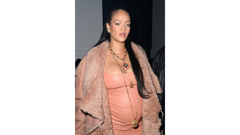 Off-White : Front Row - Paris Fashion Week - Womenswear F/W 2022-2023