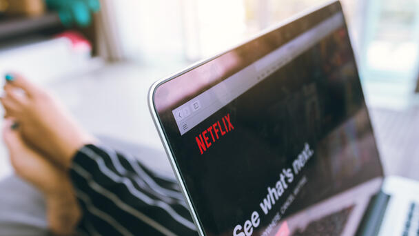  Netflix Begins Password Sharing Crackdown In The U.S.